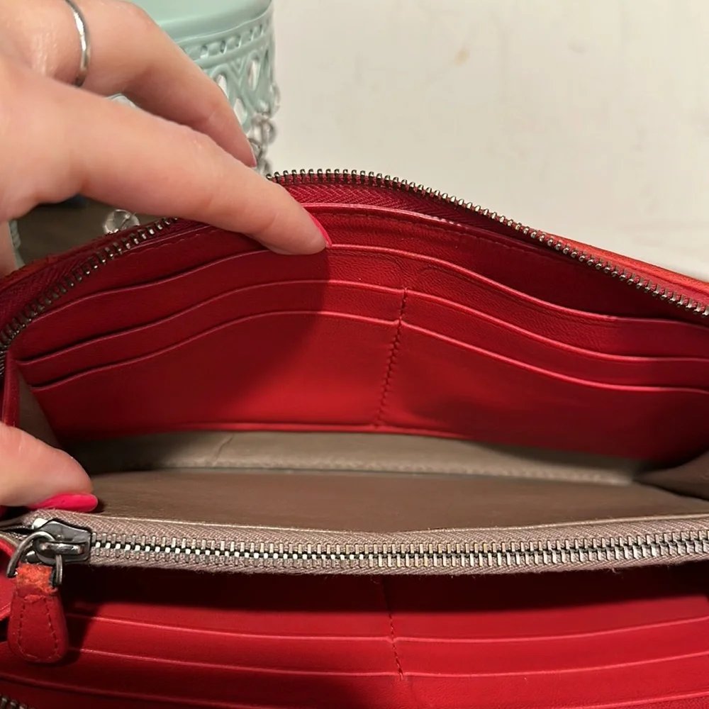❤️Wallet by Bottega Intrecciato ❤️ - Picture 9 of 16